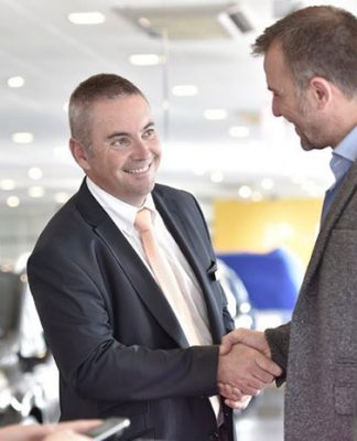 Pakiet dealerski – co to jest i komu się opłaca?