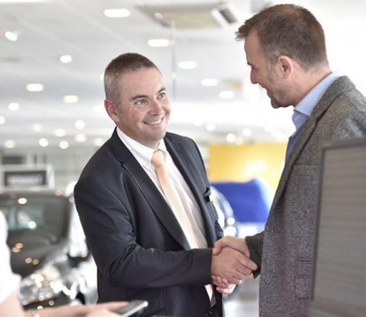 Pakiet dealerski – co to jest i komu się opłaca? Pakiet dealerski – co to jest i komu się opłaca?