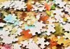 czy do układania puzzli są potrzebne jakieś gadżety?