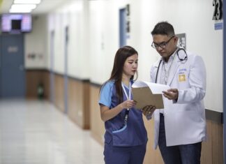 Czy w Google Maps jest asystent pasa ruchu?