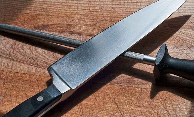 Ile kosztuje ostrzenie noży kuchennych? Ile kosztuje ostrzenie noży kuchennych?