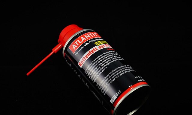 Czy można smarować tuleje wahacza?