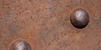 Z czego jest zrobiony nit?