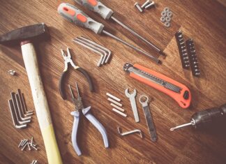 Jakie narzędzia warto mieć w warsztacie?