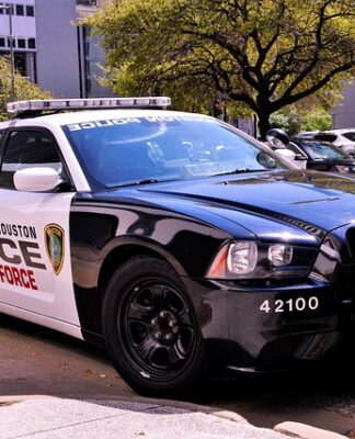 Co grozi za jazdę crossem po lesie?