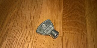 Od którego koła zacząć odpowietrzanie hamulców?