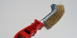 Jak usunąć rdzę z zacisków?