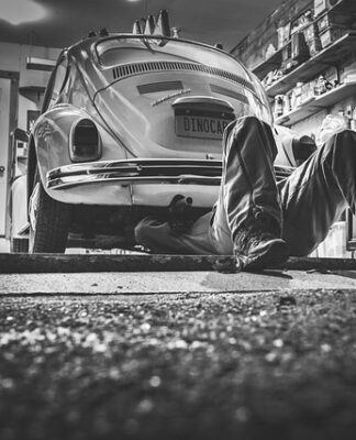 Czy da się zostać mechanikiem bez szkoły?
