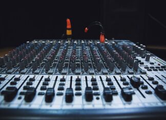 Czy tłumik ma wpływ na moc silnika?