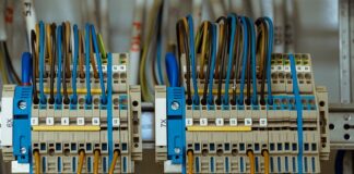 Gdzie znajdują się bezpieczniki Citroen Nemo?