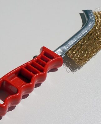 Jak samodzielnie usunąć rdzę z samochodu?