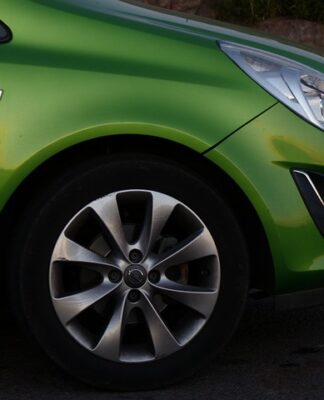 Ile pali Opel Corsa na 100 km?