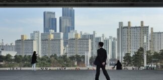 Jak założyć nity?