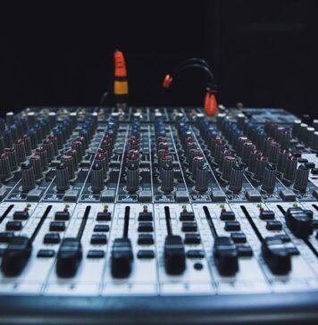 Co daje tłumik basowy?