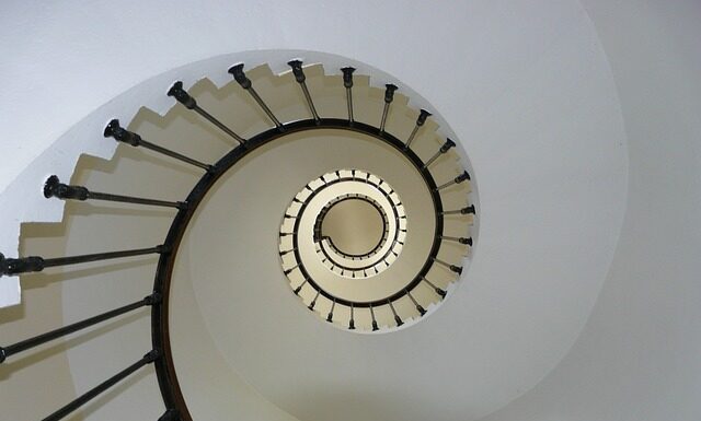 Na jakim biegu powinno się odpalać samochód?