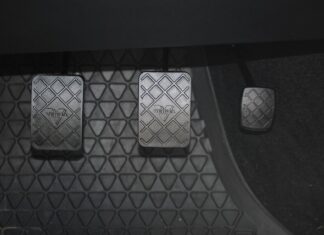 Co zrobić gdy hamulec nie odbija?