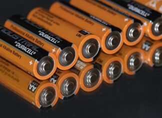 Jak długo ładować autko na akumulator?