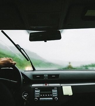 Czy można jeździć bez wycieraczek?