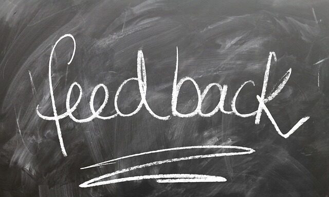 Jak rozmawiać podczas jazdy motocyklem? Jak rozmawiać podczas jazdy motocyklem?