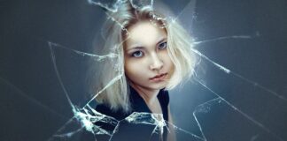 Czy można jeździć z rozbita tylna szyba?