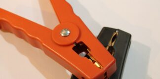 Czym posmarować klemy?