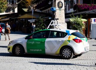Jak połączyć Google Maps z samochodem?