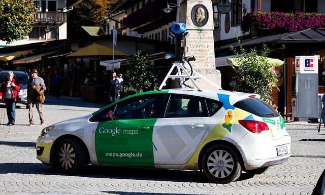 Jak połączyć Google Maps z samochodem? Jak połączyć Google Maps z samochodem?
