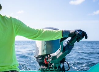 Czym charakteryzować powinien się dobry silnik elektryczny zaburtowy