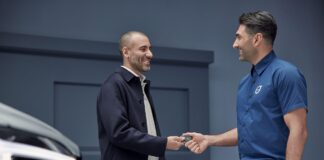 Na co zwrócić uwagę przy zakupie nowego samochodu z salonu