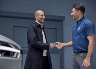 Na co zwrócić uwagę przy zakupie nowego samochodu z salonu