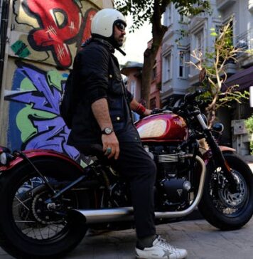 Okulary motocyklowe czy gogle motocyklowe – kilka rzeczy, które warto wiedzieć przed wyborem Okulary motocyklowe